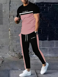 Conjunto de duas peças composto por camiseta de gola careca respirável e calça *oversized* de pernas largas.